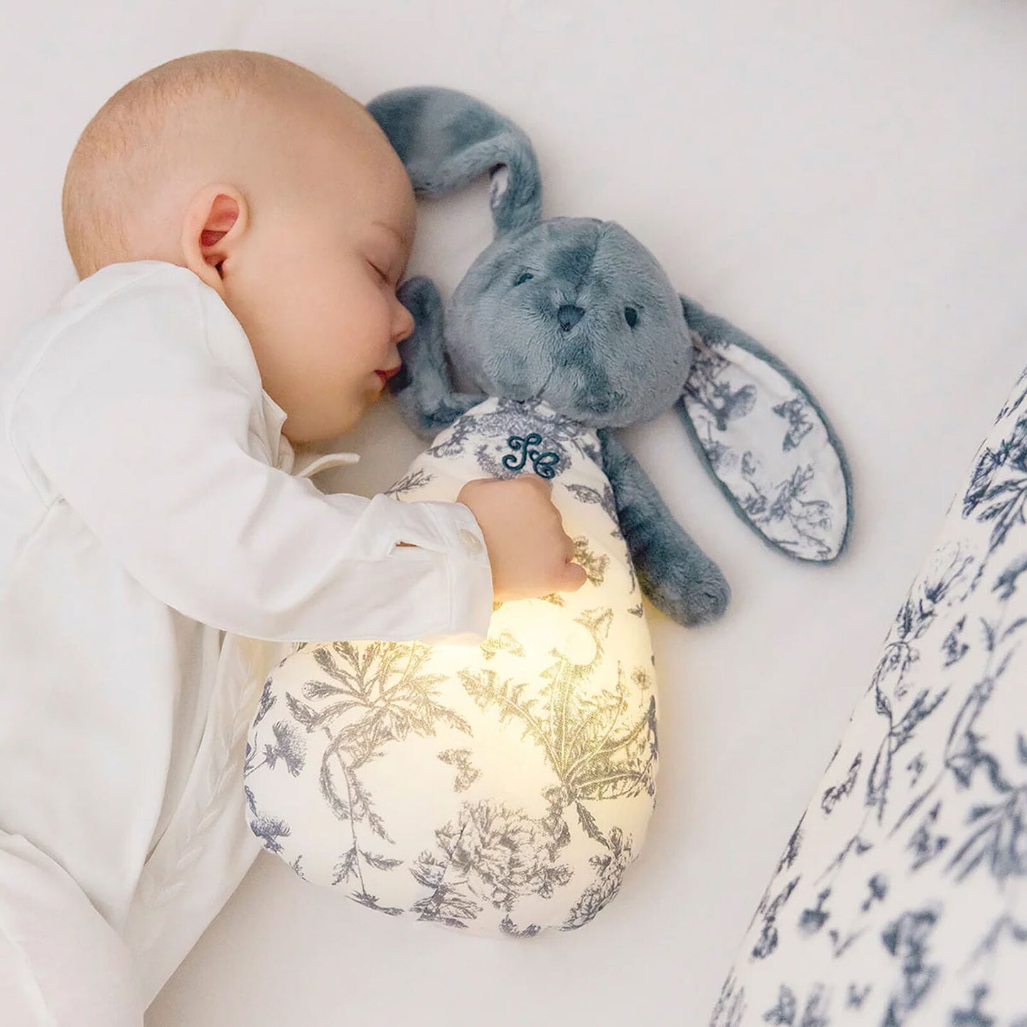 Projection d’étoiles de la veilleuse Béaba Pixie Projector