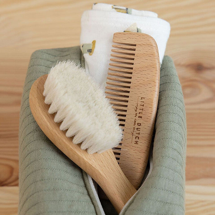brosse peigne enfant Little Dutch en situation 3