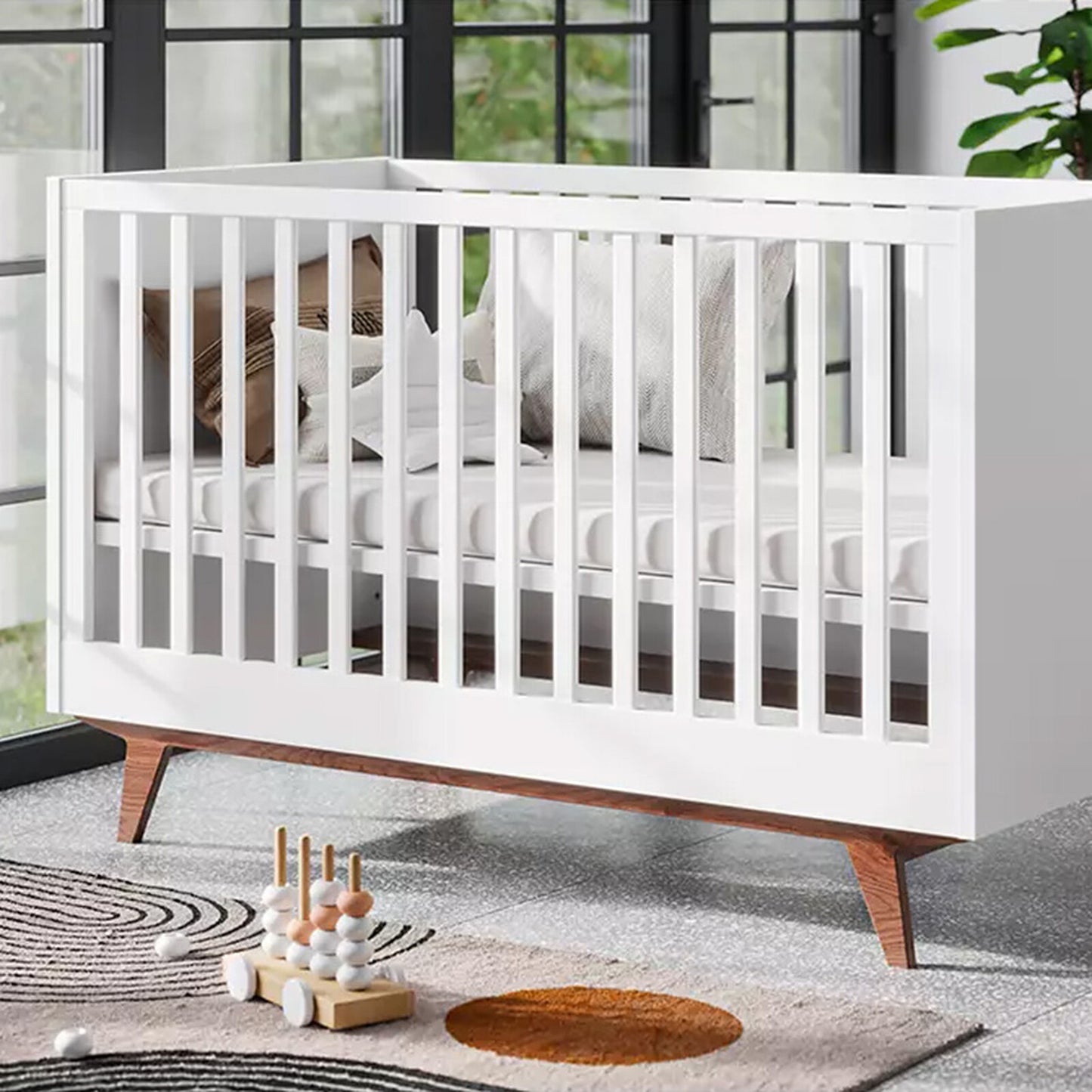 Lit bébé Vox Mid II Noyer avec barreaux de sécurité en bois