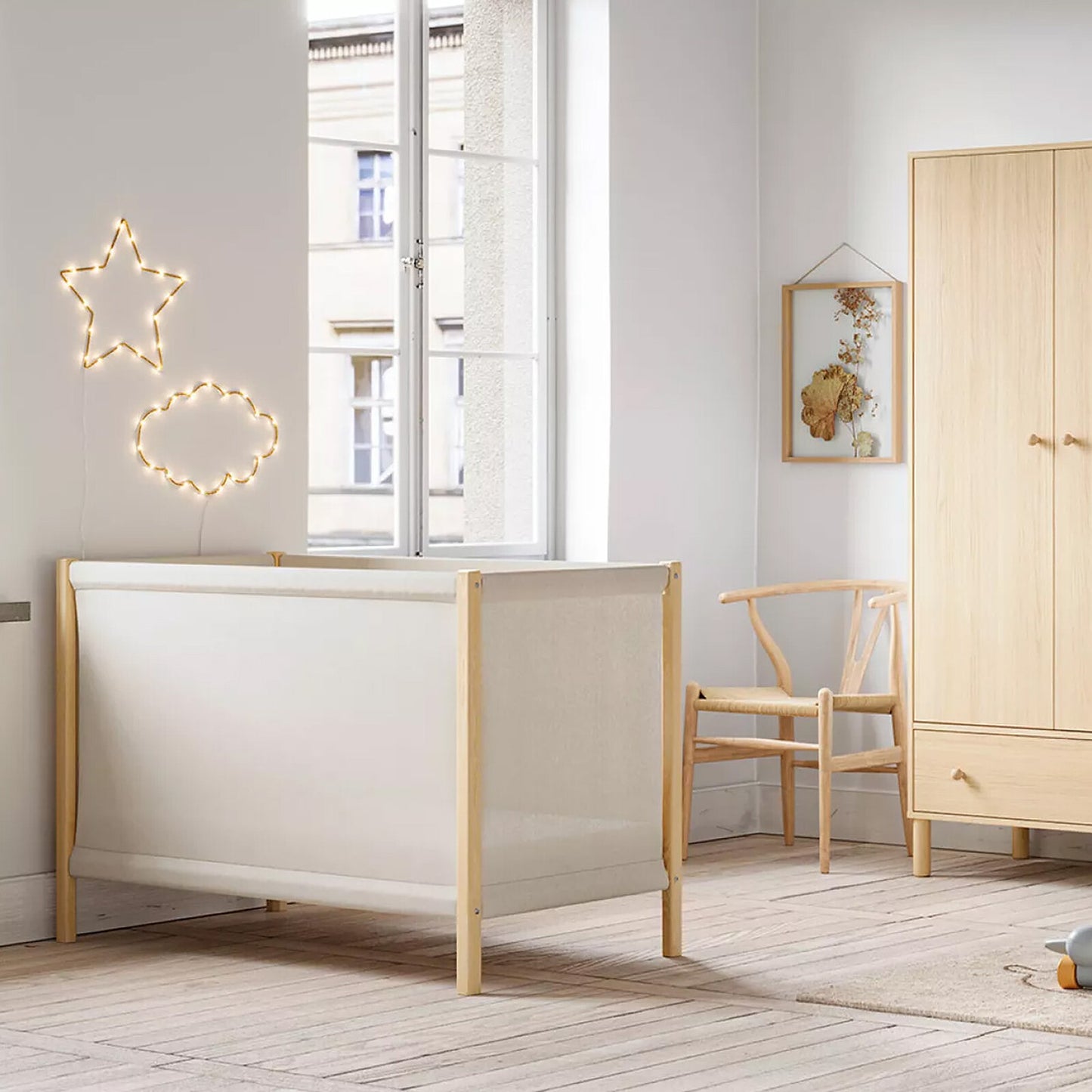 ALT : Lit Vox Tela style chic et discret, idéal pour chambre moderne