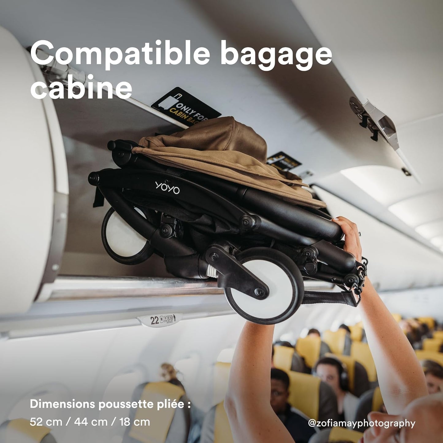Poussette Yoyo pliée compatible bagage cabine avion
