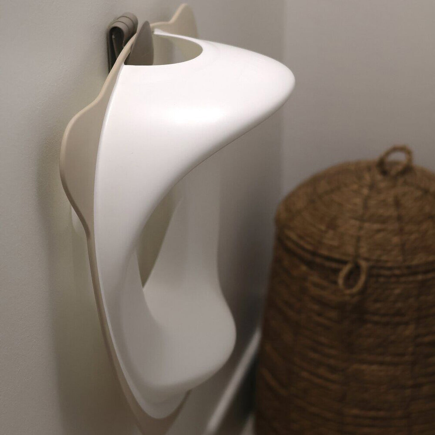 Installation du rĂ©ducteur de toilettes BĂABA Earth Clay