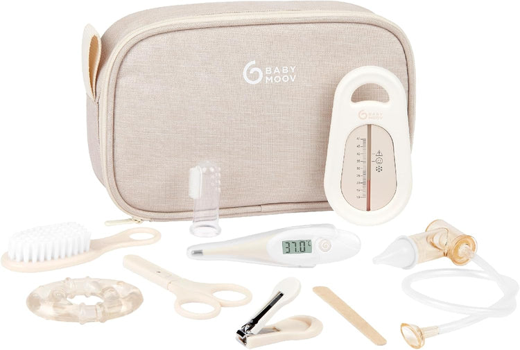 Trousse de soin bébé Babymoov avec accessoires indispensables pour l’hygiène quotidienne.