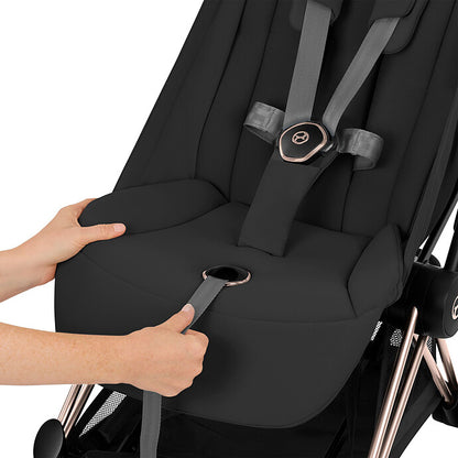 Pack Poussette Coyä Confort 2026 Matt Black + Nacelle - Cozy Beige