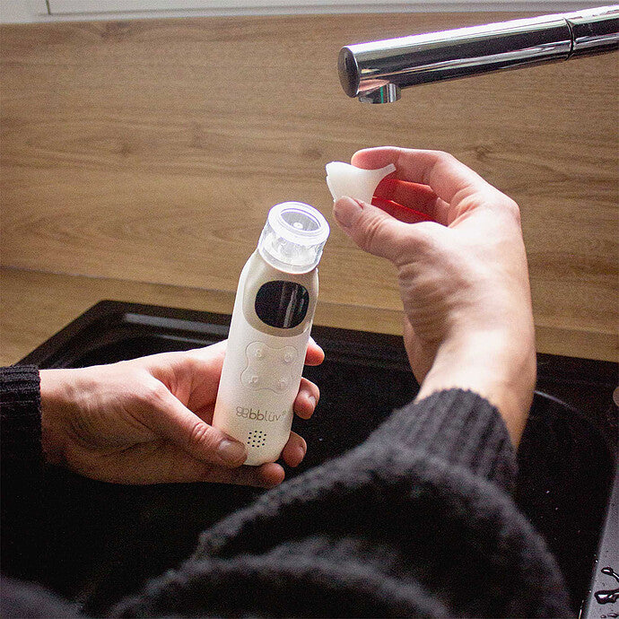 utilisation aspirateur nasal electrique bebe Bbluv Rino Pro sous robinet