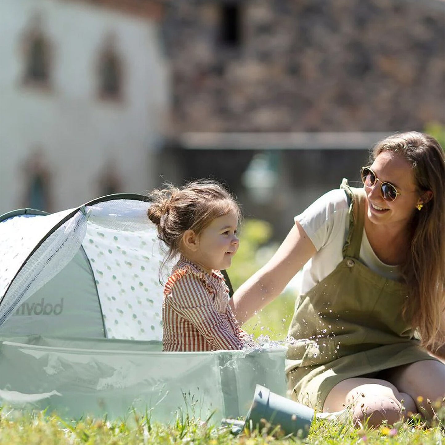 ALT : Le parc Aquani transformé en piscine avec eau.