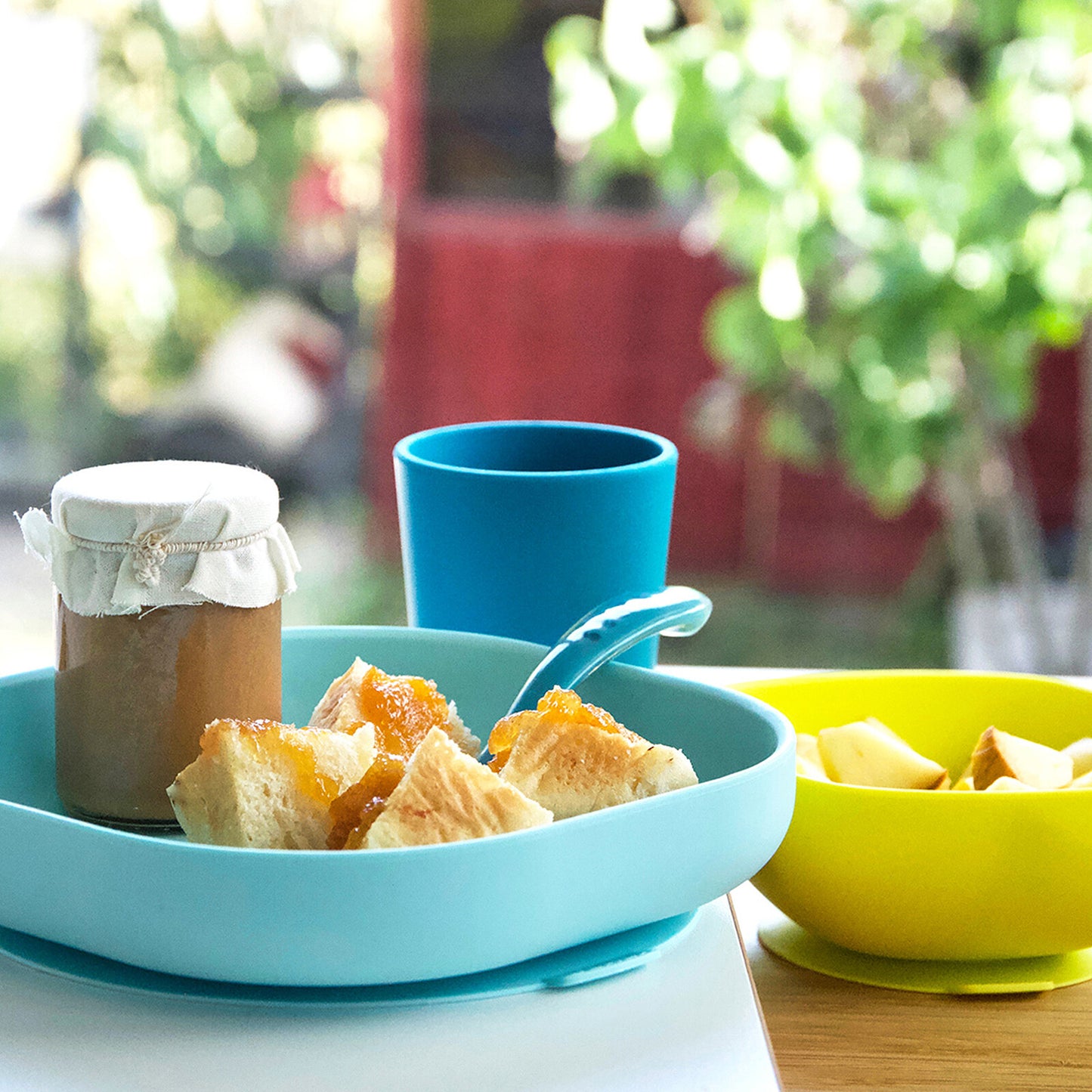 ALT : assiette ventouse silicone beaba blue 2