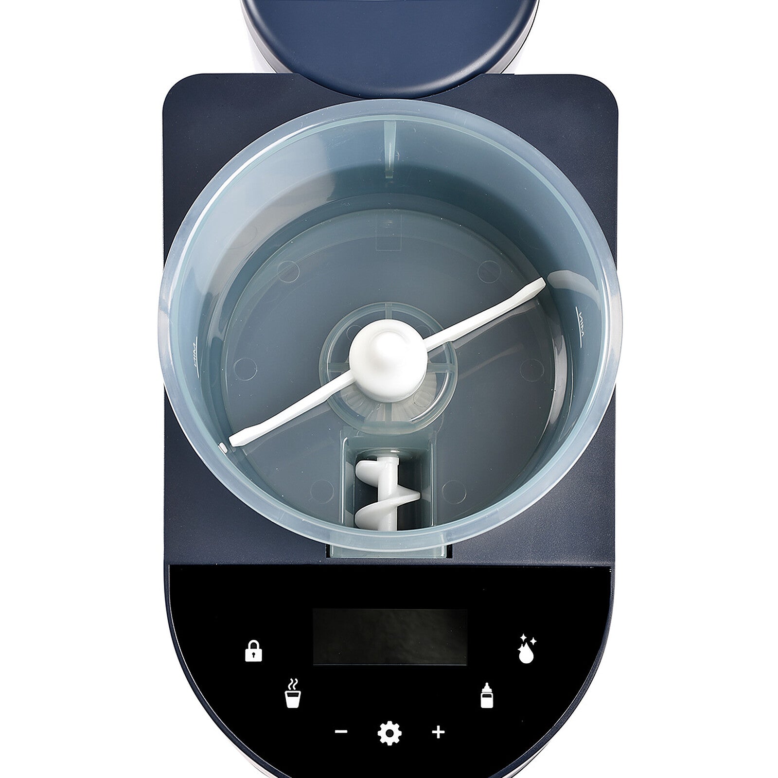 BÉABA Milkéo Plus Night Blue en utilisation sur plan de travail, préparation rapide d’un biberon.