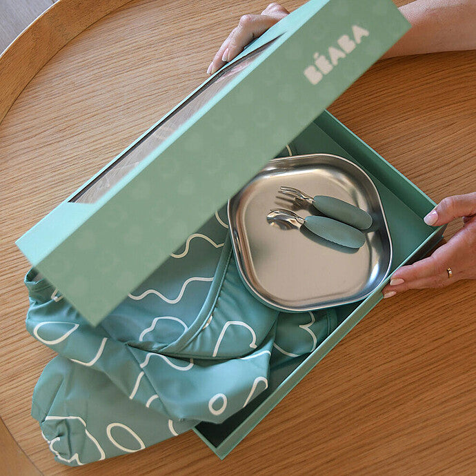 alt="Vue globale du coffret repas BÉABA Sage Green pour bébé apprentissage" 4