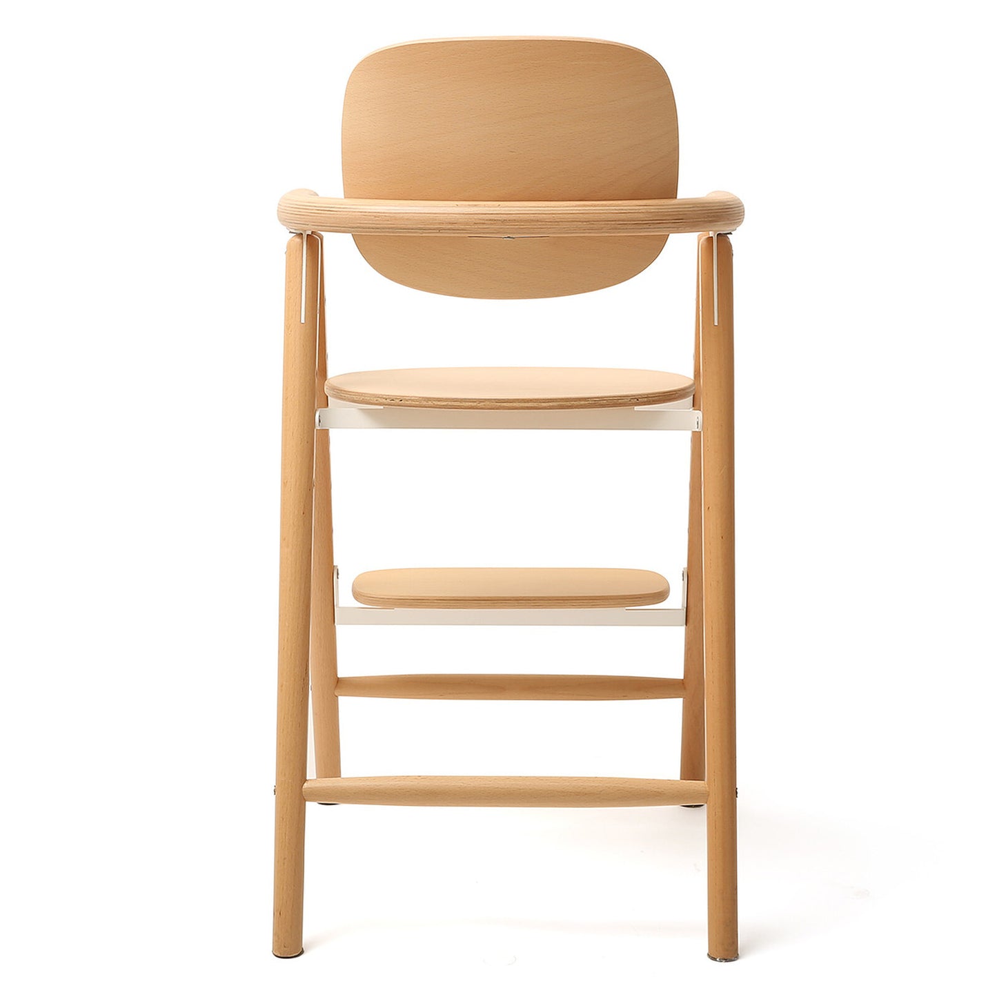 Chaise haute Charlie Crane TOBO V4 Natural dans un intérieur scandinave, élégante et stable.