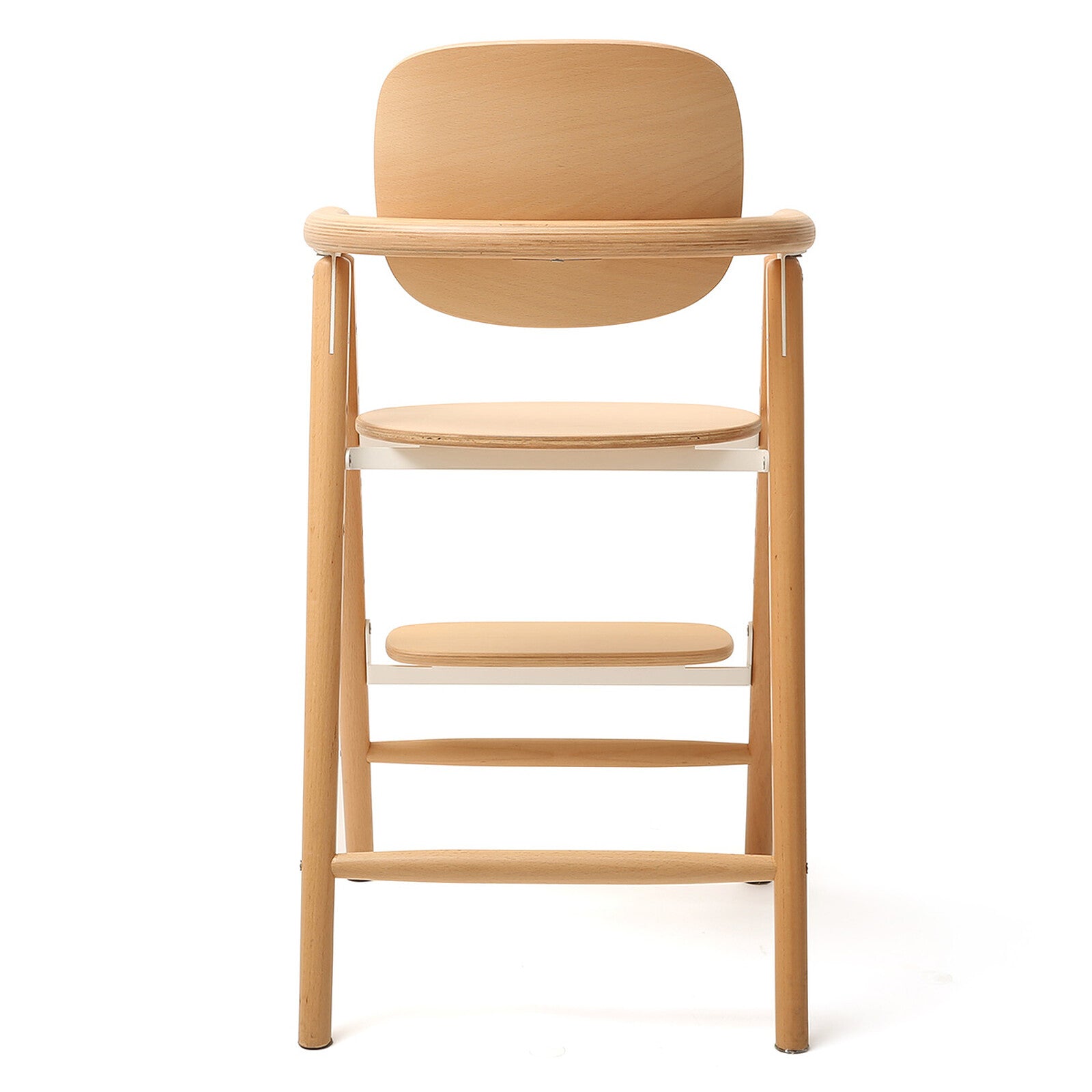 Chaise haute Charlie Crane TOBO V4 Natural dans un intérieur scandinave, élégante et stable.