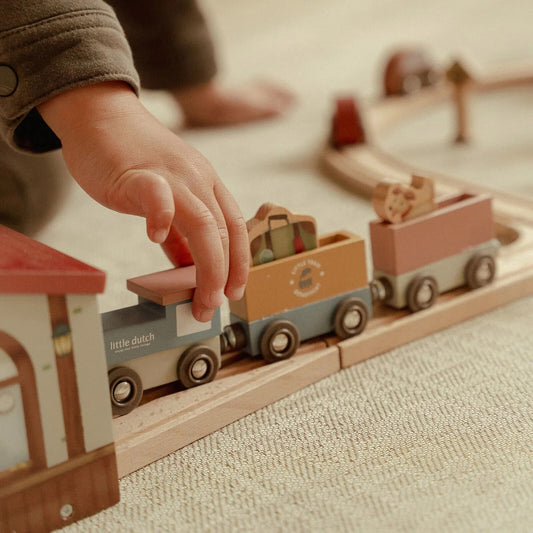 Rails en bois, locomotive et wagons du circuit XXL