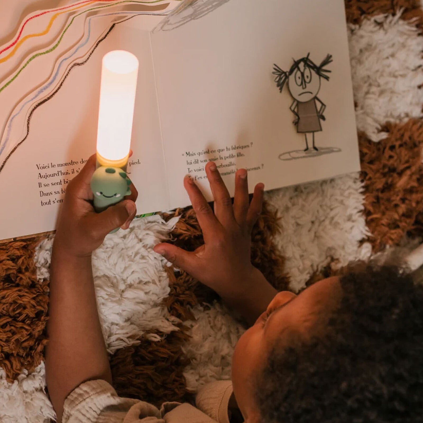 Lampe torche Dino avec support mural aimanté