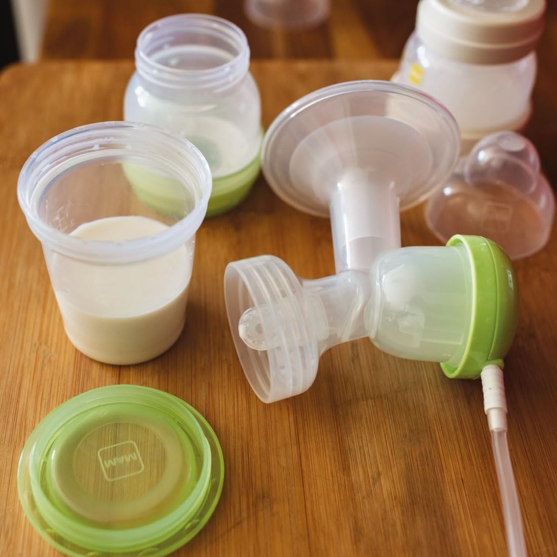 it complet du tire-lait MAM 2 en 1 avec accessoires inclus