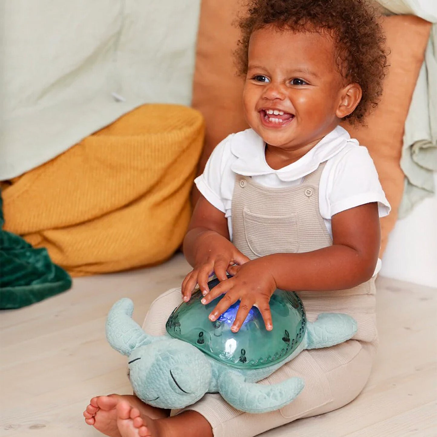 ALT : Détail de la texture en peluche de la tortue veilleuse Cloud b.