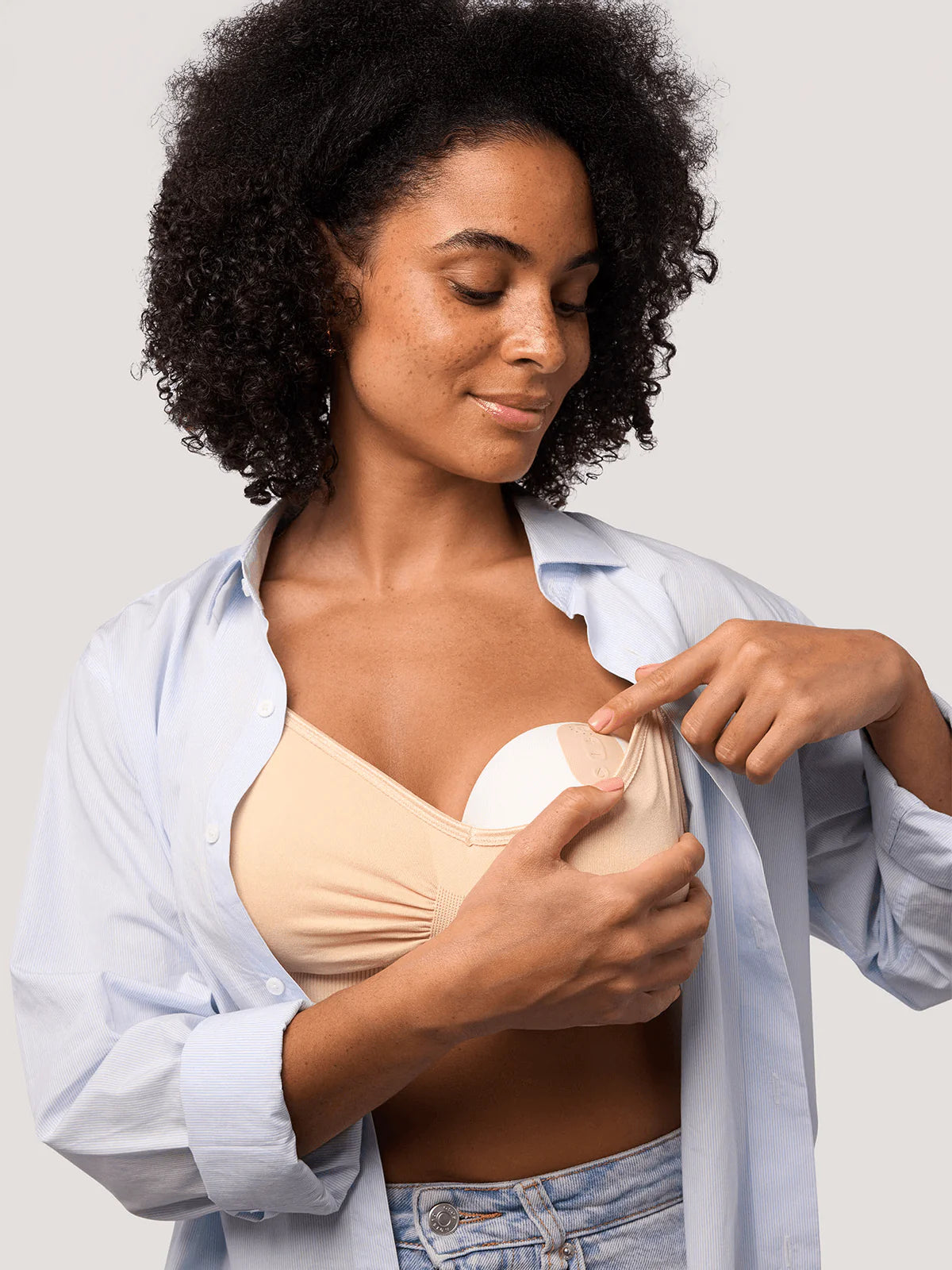 ALT : Utilisation du tire-lait Perifit Pump – discret dans le soutien-gorge