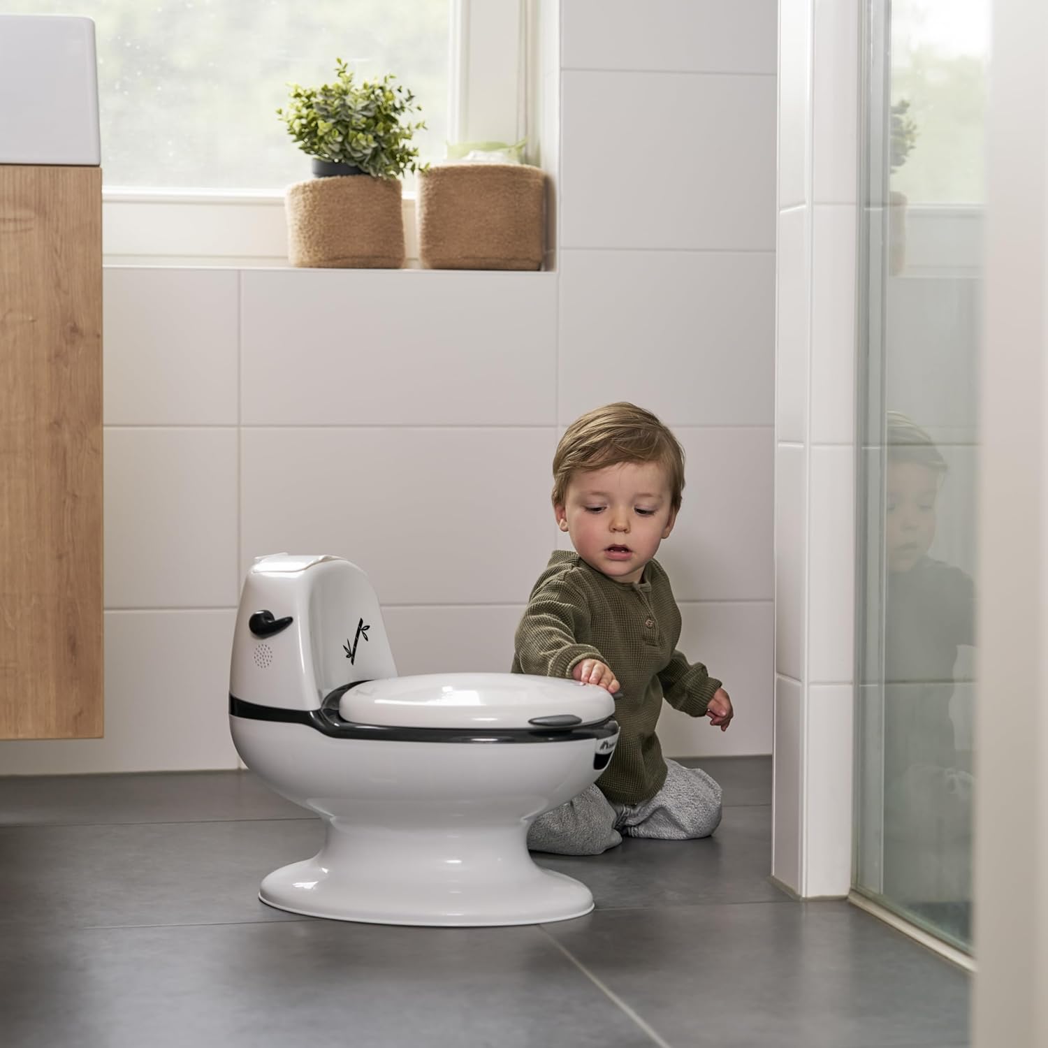 Pot bébé Bebeconfort vue de côté adapté à l’apprentissage de la propreté

