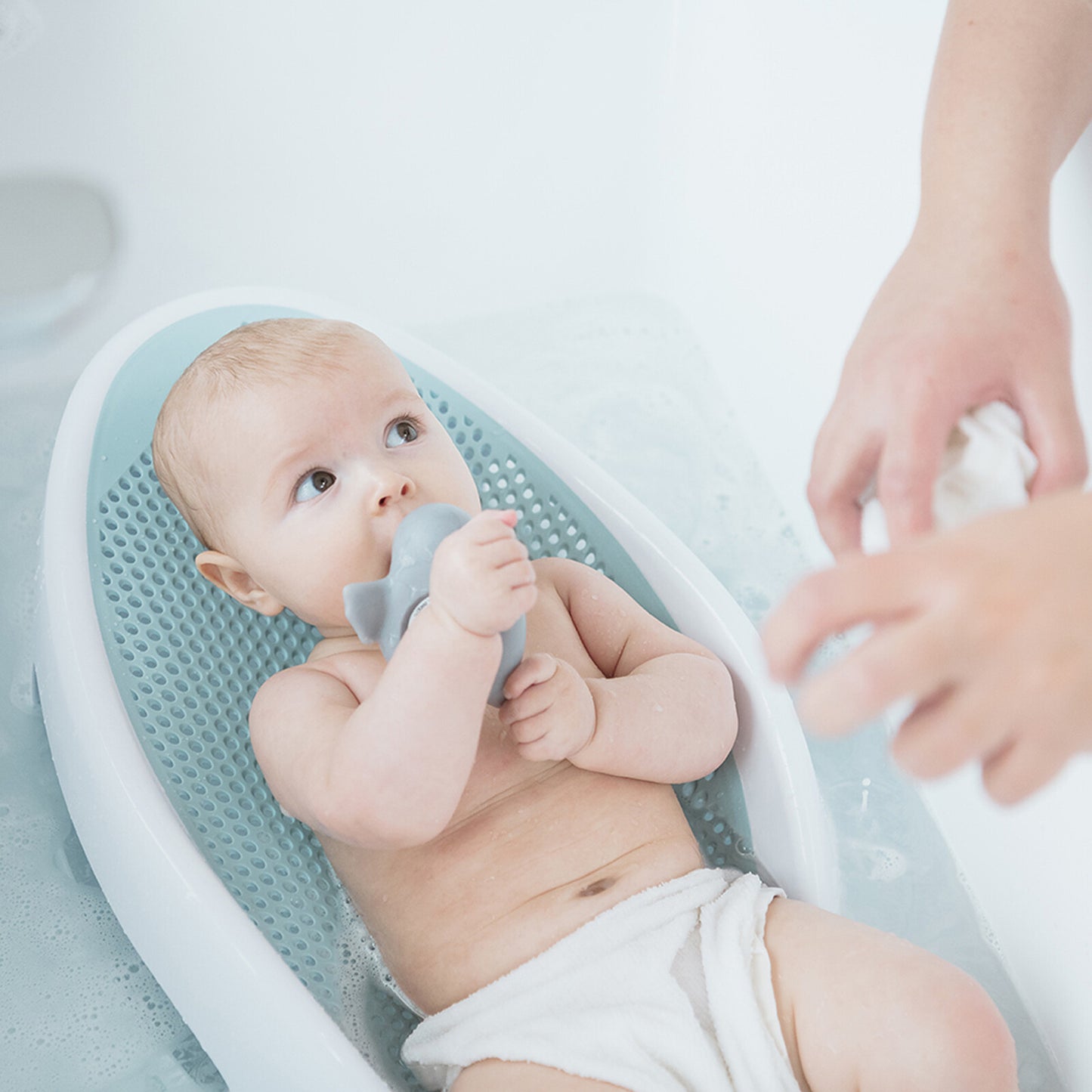 Matériau perforé du transat de bain Angelcare pour séchage rapide 4
