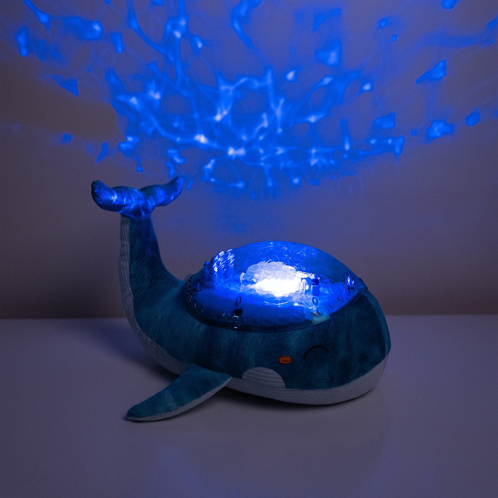 Peluche veilleuse baleine Tranquil Whale Blue lumière douce pour le sommeil de bébé

